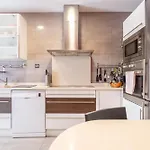 Daire Luxurious In The Center Of *