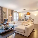 Luxurious In The Center Of *
