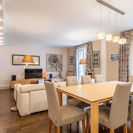 Luxurious In The Center Of Lejlighed