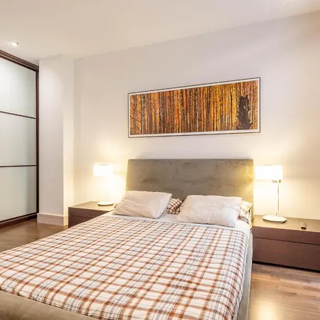 Luxurious In The Center Of *