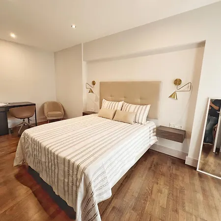 Daire Luxurious In The Center Of