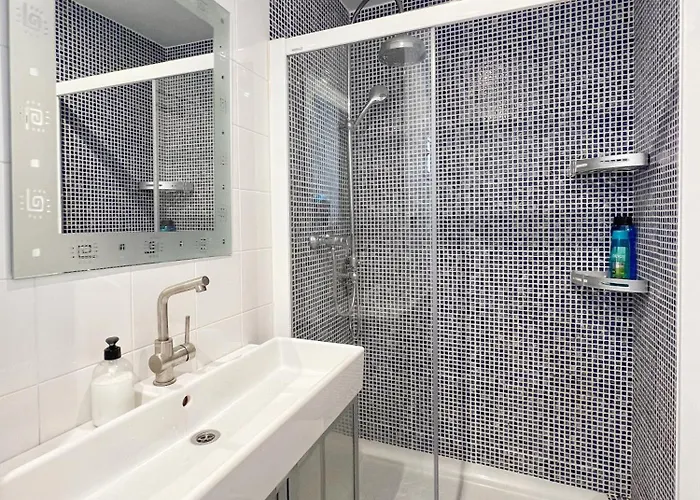 Luxurious In The Center Of *